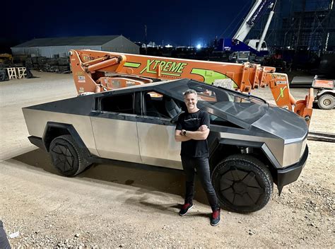 Elon Musk promotes Tesla Cybertruck as “next-level” cruiser