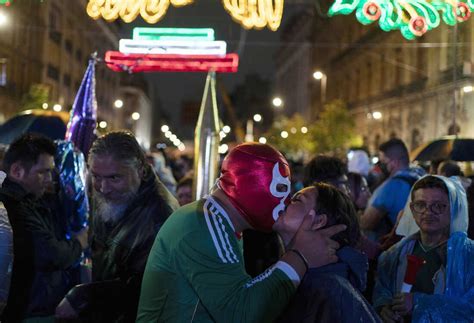 Mexico City's bells ring for Independence Day, in a massive celebration : NPR