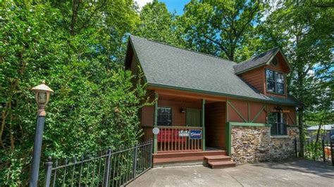 The 4 Best Cabins in Pigeon Forge Near Dollywood