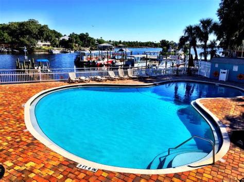 HOMOSASSA RIVERSIDE RESORT - Updated 2020 Prices & Hotel Reviews (Homosassa Springs, FL ...