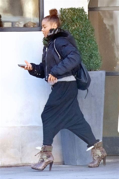 Janet Jackson out shopping for baby clothes in London | Sandra Rose