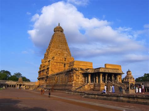 The Big Temple – Thanjavur, Tamil Nadu | RealindiaRealindia