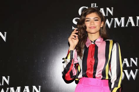 Zendaya - The Greatest Showman Press Conference in Mexico City • CelebMafia