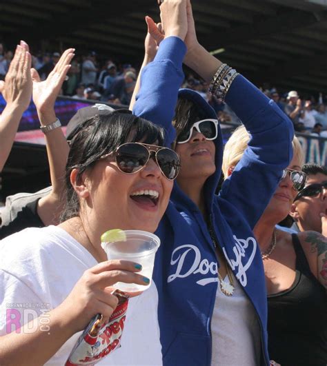 Rihanna shows up to support LA Dodgers - April 13, 2010 - Rihanna Photo (11511521) - Fanpop