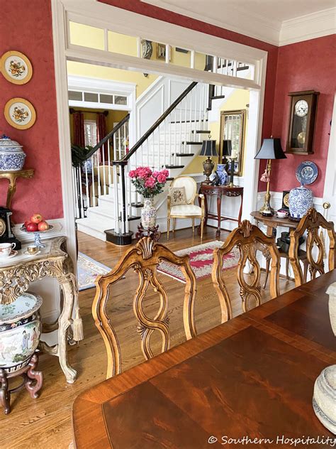 Feature Friday: Debbie's Colorful Traditional Home - Southern Hospitality