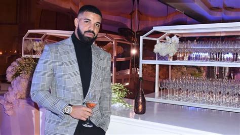 Drake's Mattress Cost 400K & Is Made From Unusual Animals :: Hip-Hop Lately