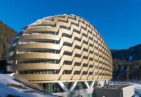 Alpengold Hotel in Davos: steel façade - seele