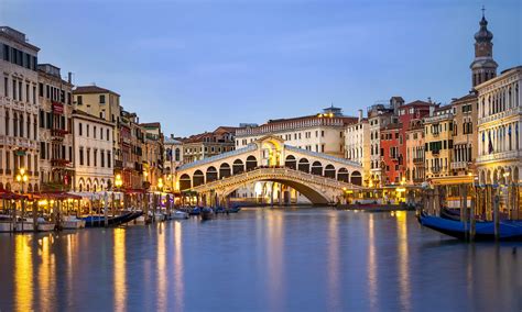 Top Photo Spots at Rialto Bridge in 2023