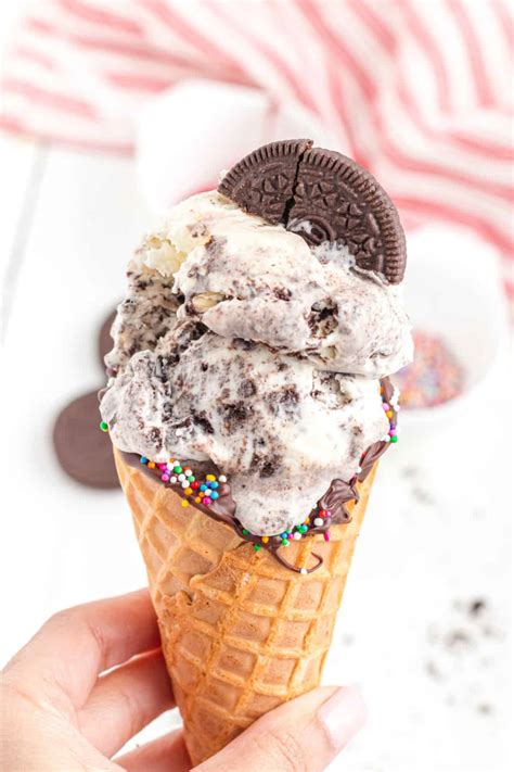 Cookies and Cream Ice Cream Recipe - Shugary Sweets