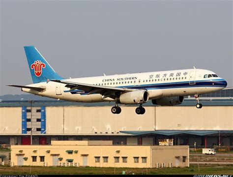 Airbus A320-214 Taking Off