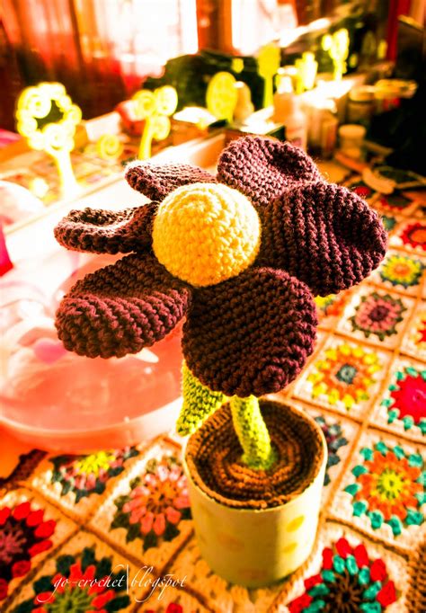 Go Crochet!: Flower Amigurumi