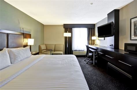 Holiday Inn Express Detroit Metro Airport | Convenient Park, Stay & Fly Near DTW Airport - Park ...