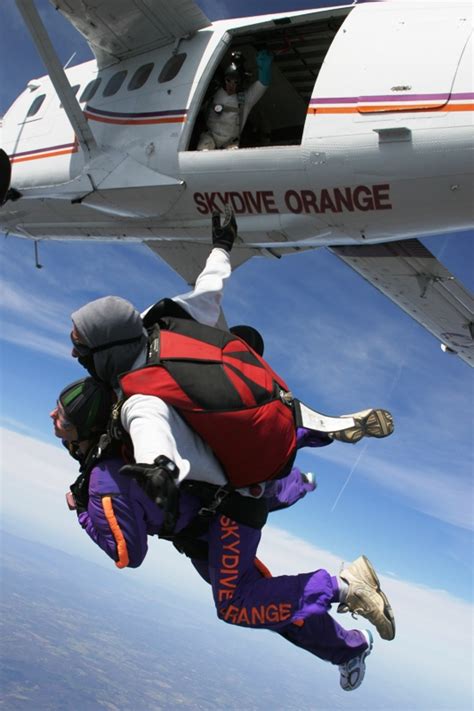 Tandem Skydive Info: About Tandem Skydiving