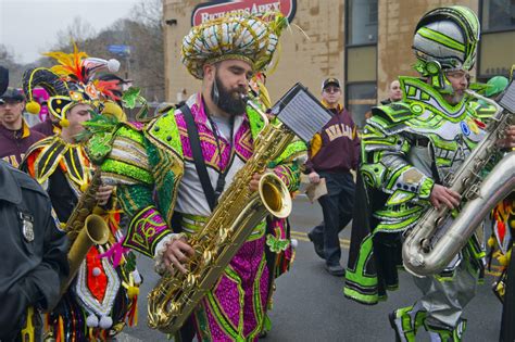 Eagles' Jason Kelce reprises his Mummers dazzle in Manayunk - Philly