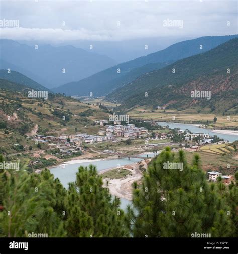 Overview of Punakha District, Punakha Valley Bhutan Stock Photo - Alamy