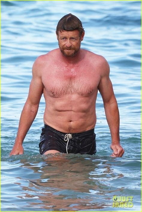 Photo: simon baker at the beach with son claude baker 35 | Photo 4634070 | Just Jared