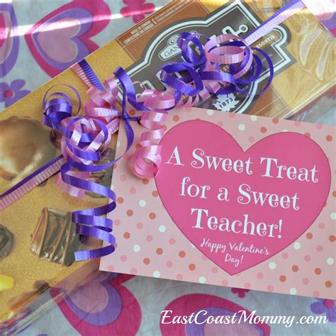 East Coast Mommy: Simple Teacher Valentine... with free printable tag