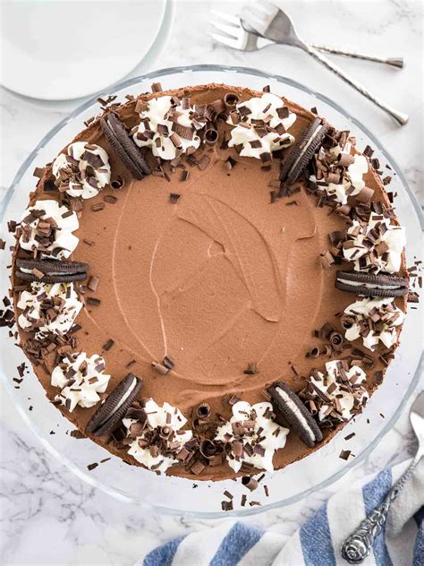 Easy Chocolate Mousse Cake with Oreo Crust | Plated Cravings