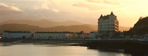 Llandudno Promenade - Llandudno.com