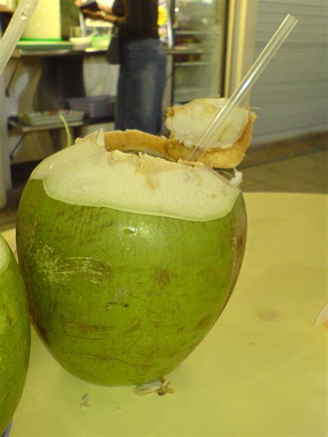 File:Coconut drink.jpg - Wikimedia Commons
