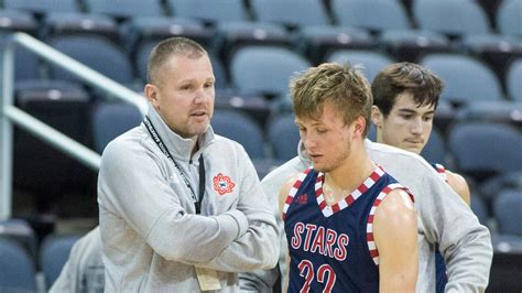 Indiana legend Damon Bailey now coaching son at Bedford