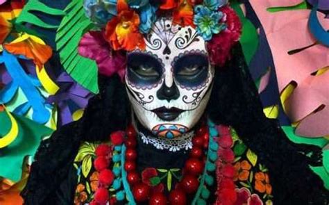 DIY La Calavera Catrina Day Of the Dead Costume | maskerix.com