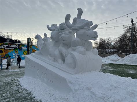 Team North Dakota Snow Sculpture - BISMARCK SANTA RUN 5K FUN RUN/WALK ...