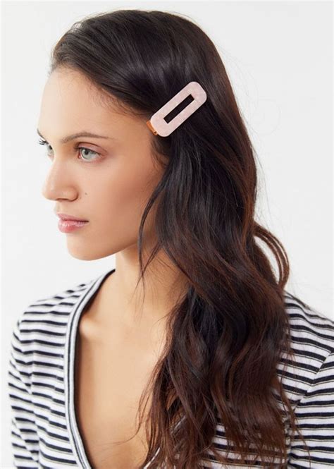 Statement Hair Pins That’ll Effortlessly Elevate a Basic Style ...