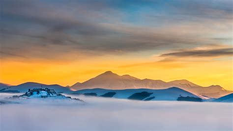 Wallpaper : 1920x1080 px, clouds, hill, house, Italy, landscape, mist ...