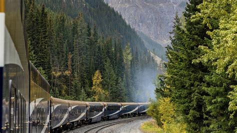 Rocky Mountaineer Luxury Train Tours | Entrée Destinations