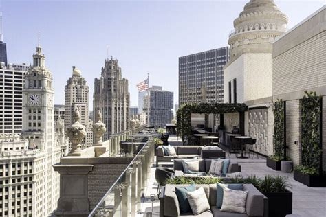 LondonHouse Chicago, Curio Collection by Hilton is one of the best places to stay in Chicago