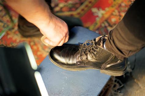 How To Clean Leather Shoes Fast: 14 DIY Tips