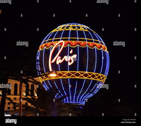 PARIS BALLON LAS VEGAS NIGHT SHOT Stock Photo - Alamy