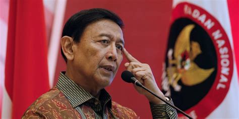 Indonesian Minister Wiranto Stabbed by Couple With Links to ISIS