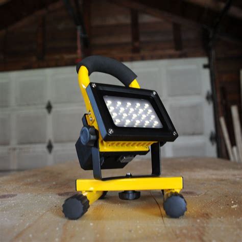 600 Lumen Cordless Super Bright LED Rechargeable Work Light | Rechargeable work light, Work ...