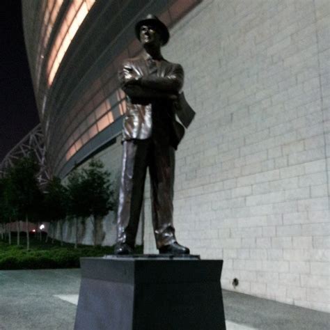 Tom Landry Statue - Sculpture Garden