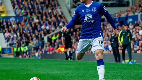 Wayne Rooney broke Everton fans' hearts with his Man United betrayal - now he has a shot at ...