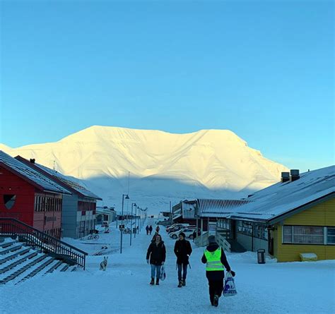 This Is Longyearbyen: The World's Northernmost Town - Life In Norway