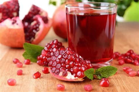 15 Amazing Health Benefits Of Pomegranate Juice For Men