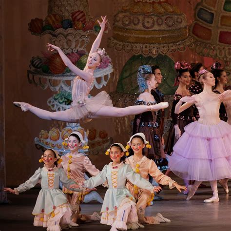 New York City Ballet in George Balanchine's 'The Nutcracker' Photo by Paul Kolnik | Ballet ...