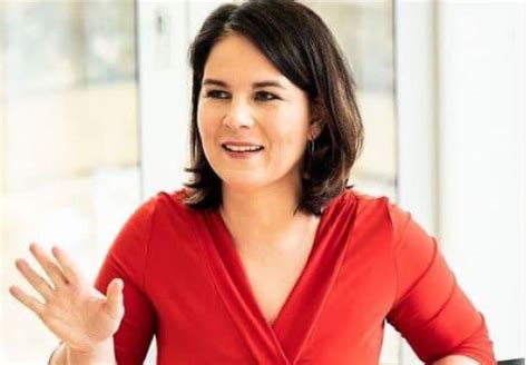 Annalena Baerbock biography, political career, election, husband, net worth