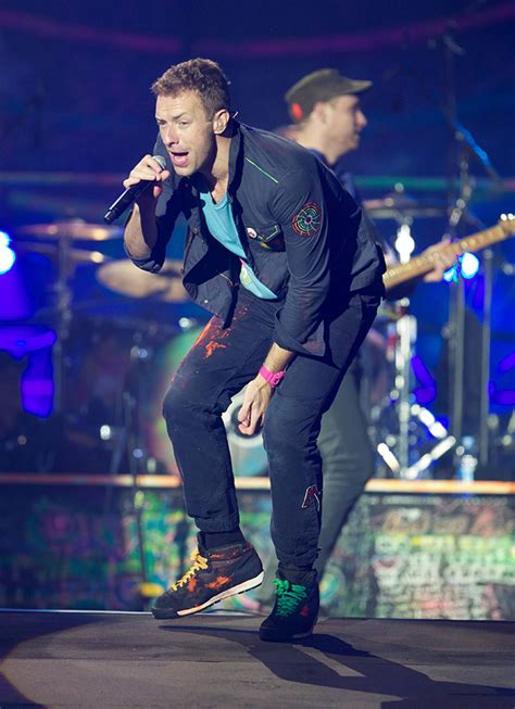 Coldplay’s Chris Martin Wears Statement Jordans For Carpool Karaoke – Footwear News