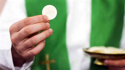 One-third of U.S. Catholics believe in transubstantiation | Pew Research Center