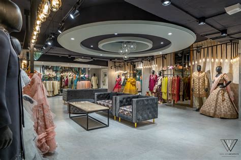 A Fashion Boutique Store Speaking Dynamism With Tinge Of Traditional Element | Nikhil Jain ...