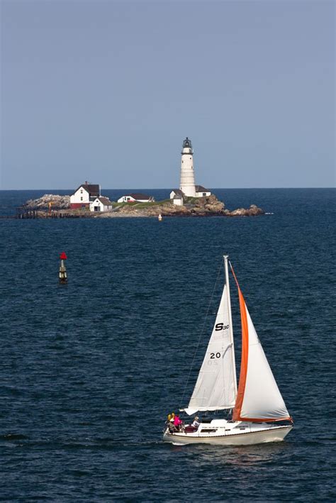 Little Brewster Island Lighthouse | Lighthouse, Island lighthouse, Lighthouse photos