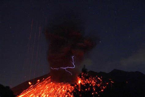 What Causes Eerie Volcanic Lightning? | Live Science