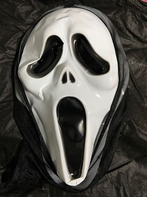 Scream mask, Hobbies & Toys, Memorabilia & Collectibles, Fan ...