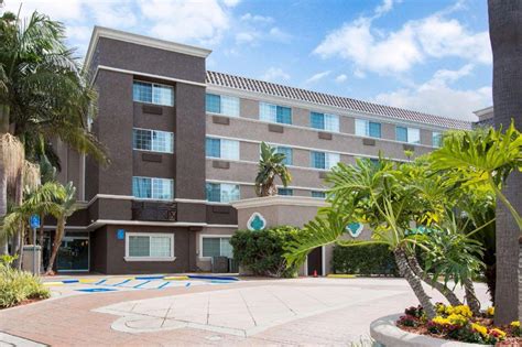 Comfort Inn and Suites San Diego - Zoo SeaWorld Area Hotel (San Diego (CA)) - Deals, Photos ...