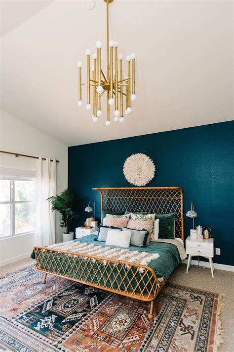 green velvet bedding with a teal wall #bedroomcontemporary | Teal bedroom decor, Bedroom ...