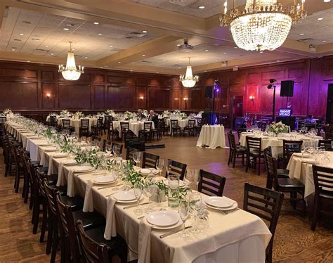 Maggiano's Little Italy At Clark & Grand - Chicago, IL - Wedding Venue